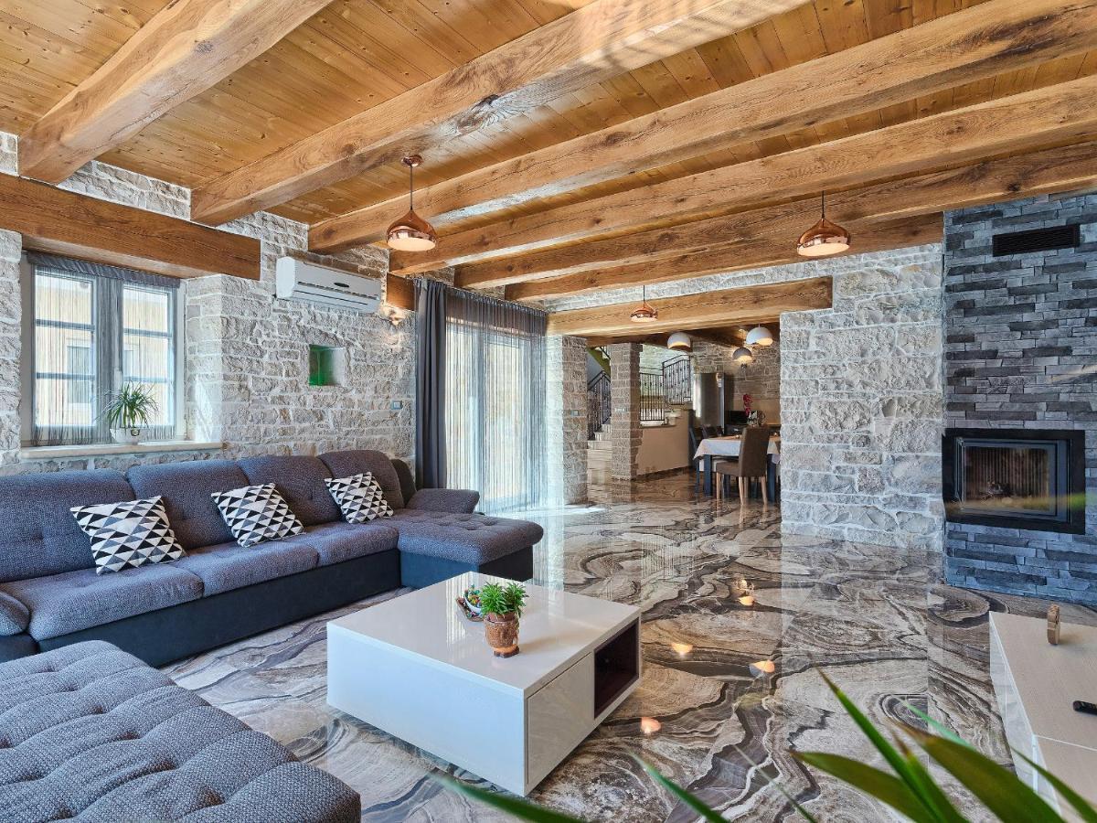 Villa Patrick-Luxury Stone House In The Center Of Istria Pazin Exterior photo